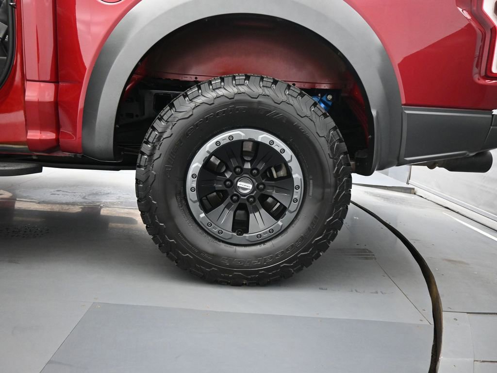 Certified 2017 Ford F150 Raptor w/ Equipment Group 802A Luxury image 52