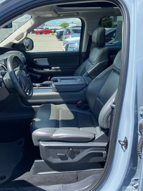 Certified 2025 Ford Expedition Active AWD/4WD image 5