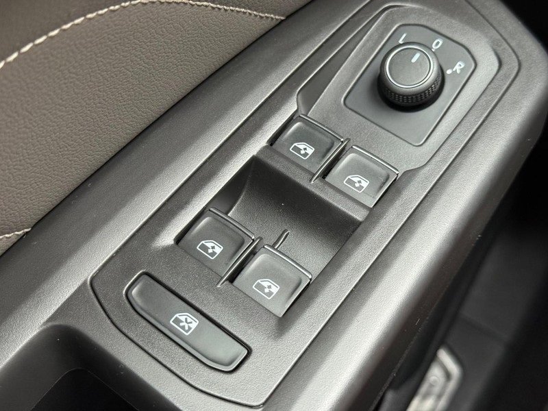 Used 2023 Volkswagen Atlas Cross Sport SE image 20