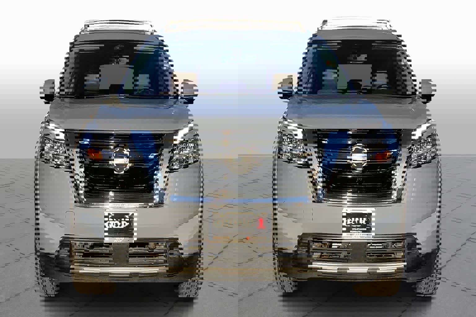 Used 2024 Nissan Pathfinder Platinum w/ Cargo Package image 4