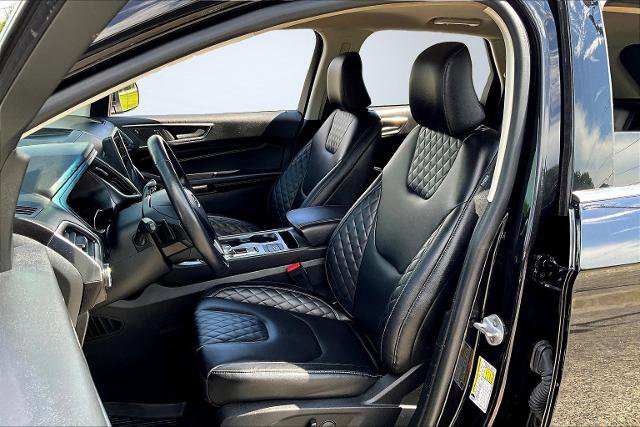 Certified 2024 Ford Edge Titanium w/ Class II Trailer Tow Package image 30