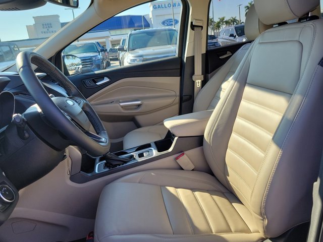 Certified 2018 Ford Escape SEL w/ Ford Safe & Smart Package image 18