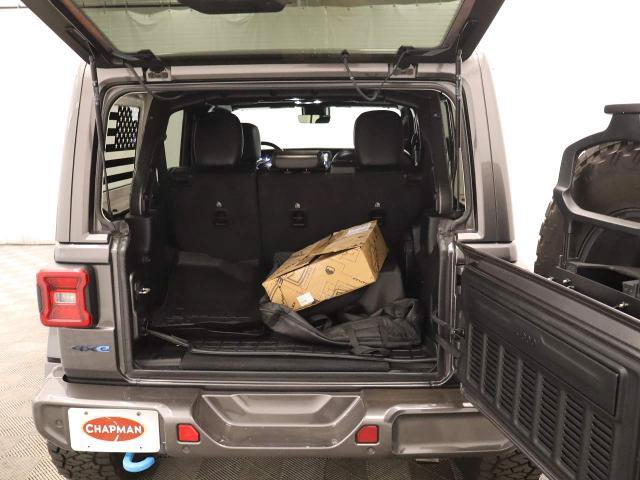 Used 2021 Jeep Wrangler Unlimited Sahara AWD/4WD image 21
