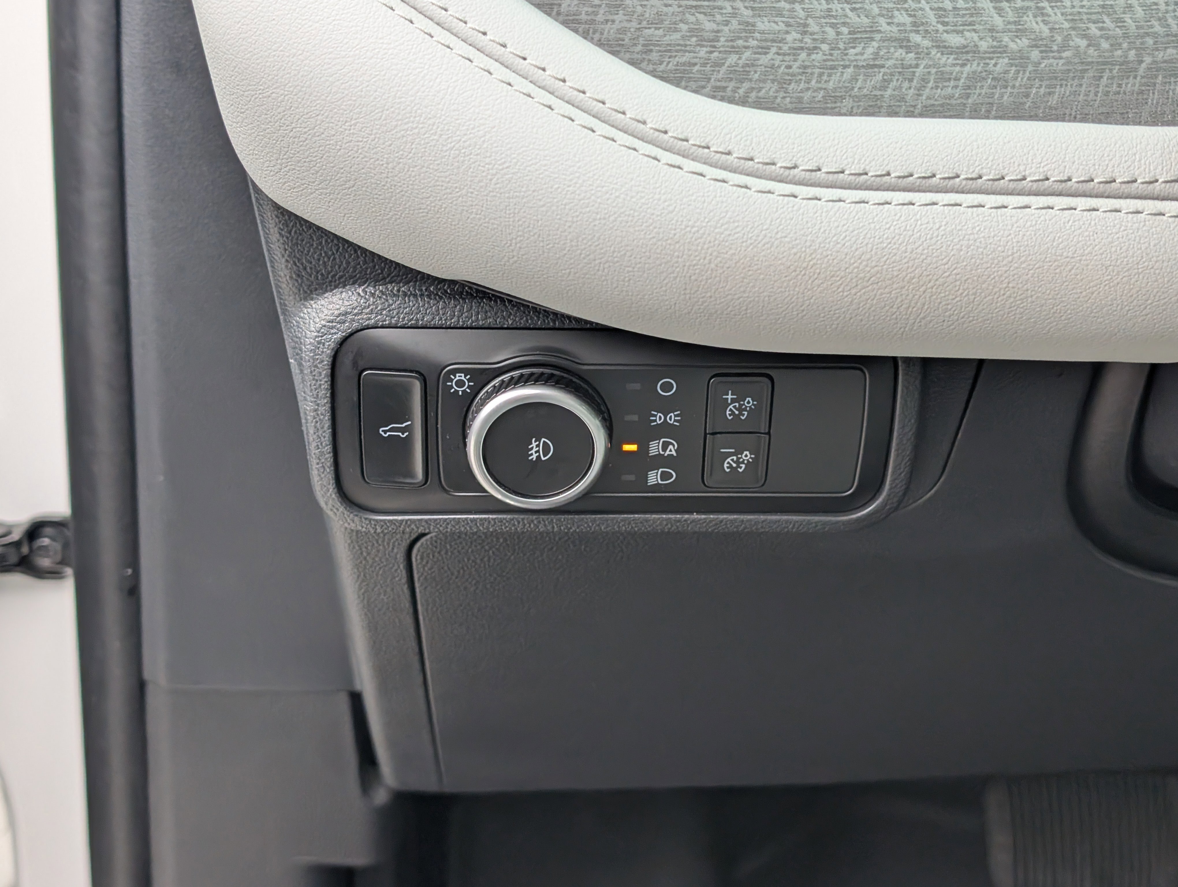 Certified 2025 Ford Explorer Platinum w/ Ultimate Package image 27