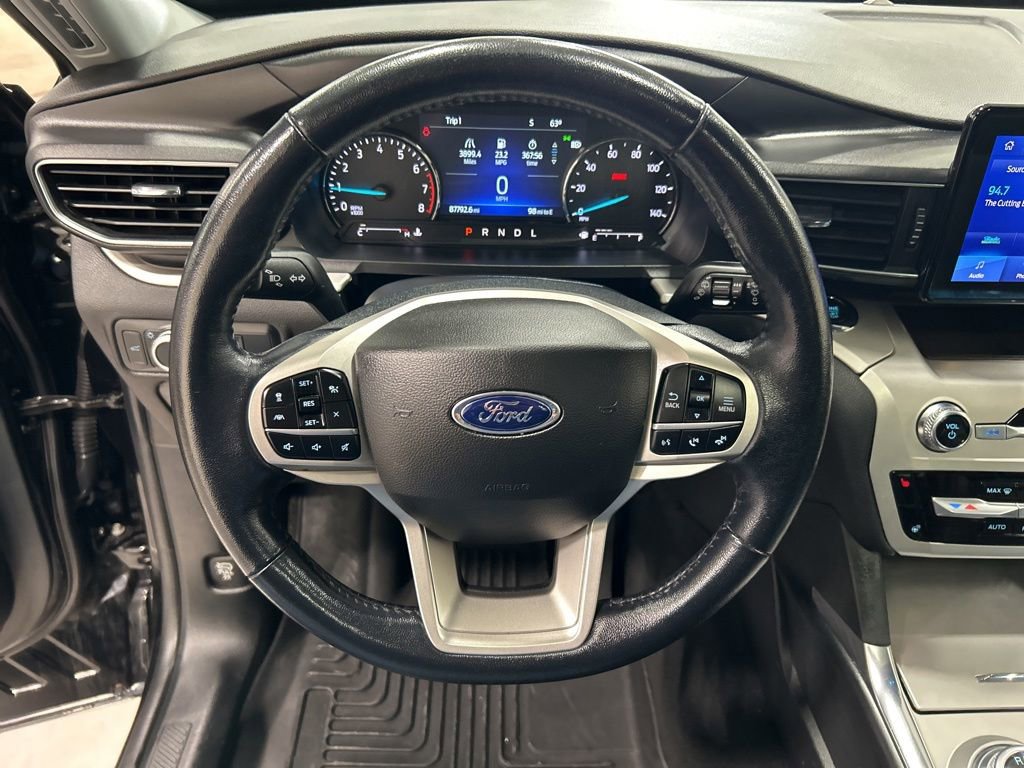 Certified 2022 Ford Explorer XLT w/ Equipment Group 202A AWD/4WD image 16