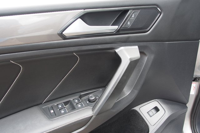 Used 2022 Volkswagen Tiguan SE FWD image 22