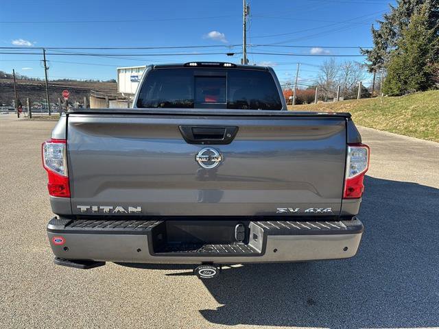 Used 2020 Nissan Titan SV w/ SV Convenience Package image 4