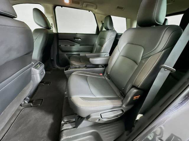Used 2023 Nissan Pathfinder SL w/ SL Premium Package AWD/4WD image 14