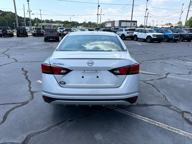 Used 2025 Nissan Altima 2.5 SV FWD image 6