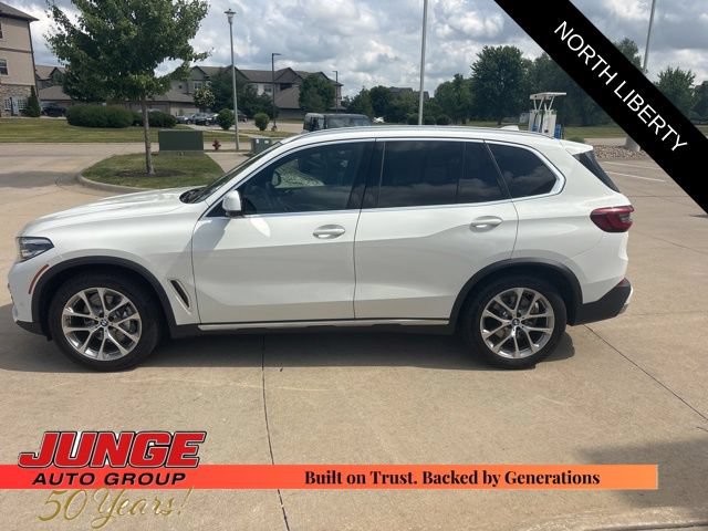 Used 2022 BMW X5 xDrive40i w/ Premium Package AWD/4WD image 4