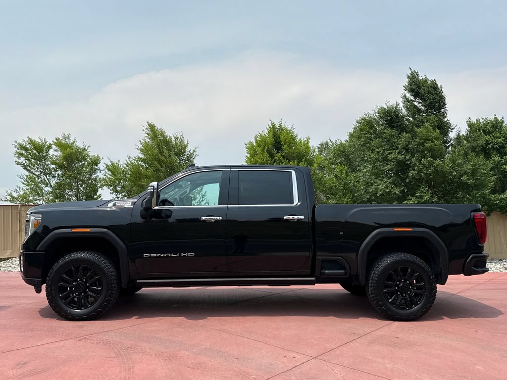 Used 2021 GMC Sierra 2500 Denali w/ Denali Black Diamond Edition AWD/4WD image 4