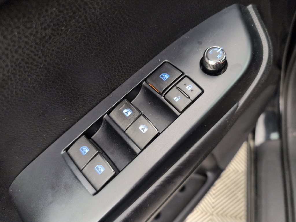 Used 2019 Toyota Highlander Plus FWD image 34