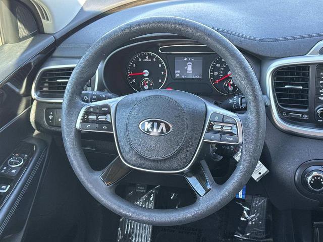 Used 2020 Kia Sorento LX image 9