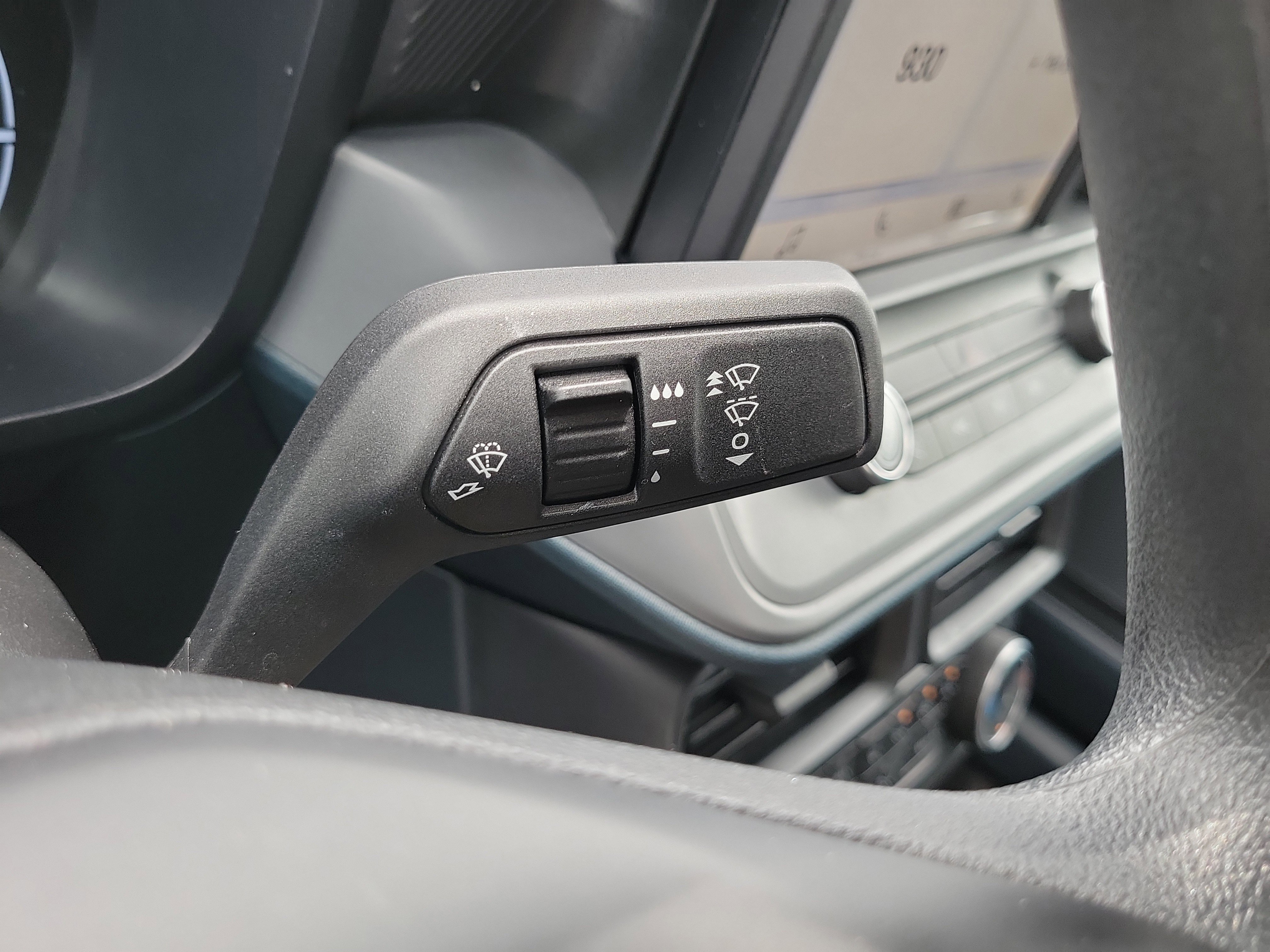Certified 2024 Ford Maverick XL FWD image 27