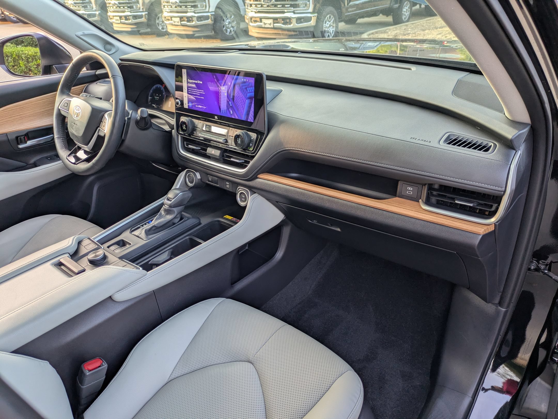 Used 2025 Toyota Grand Highlander AWD image 39