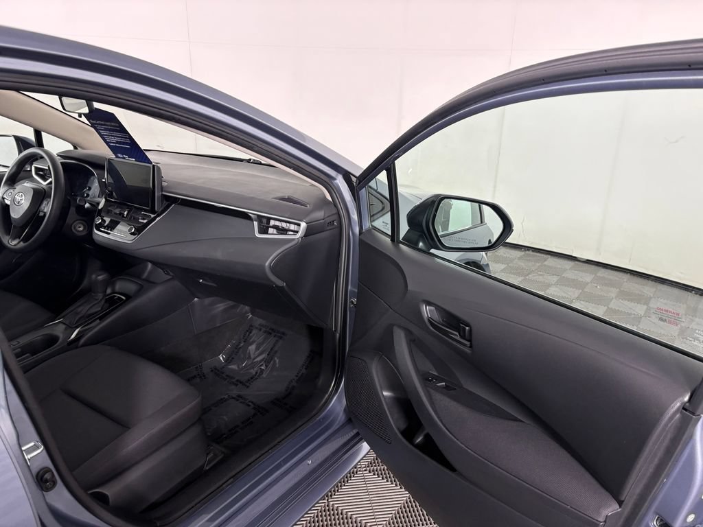 Used 2023 Toyota Corolla LE FWD image 31