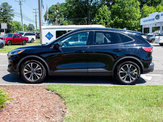 Certified 2021 Ford Escape SE w/ SE Sport Appearance Package FWD image 3