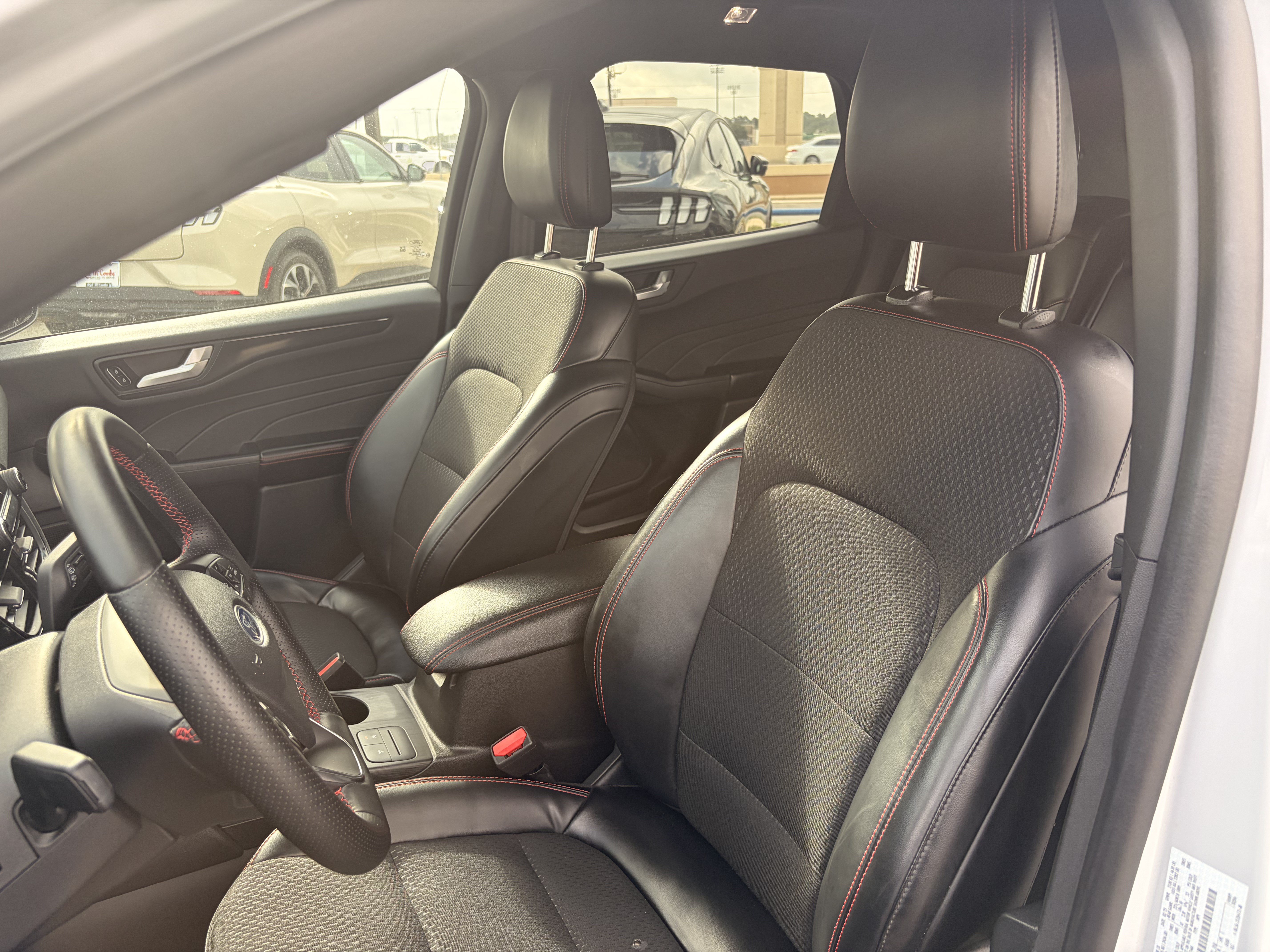 Certified 2025 Ford Escape ST-Line Select AWD/4WD image 11