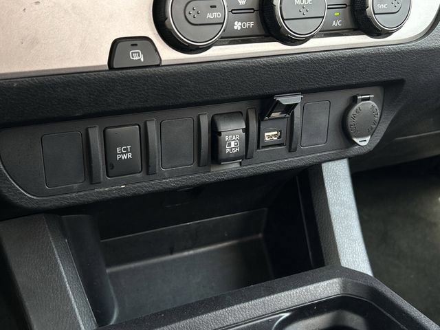 Used 2022 Toyota Tacoma SR5 RWD image 23