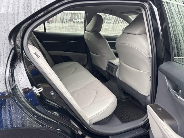 Used 2021 Toyota Camry XSE image 10