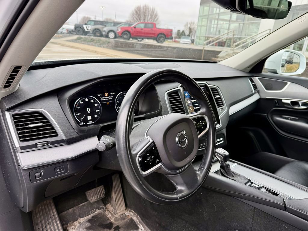 Used 2021 Volvo XC90 T5 Momentum w/ Climate Package image 9