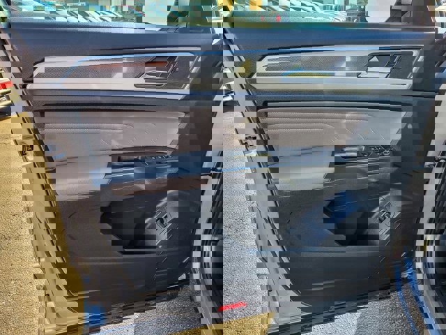 Used 2022 Volkswagen Atlas Cross Sport SEL R-Line image 25