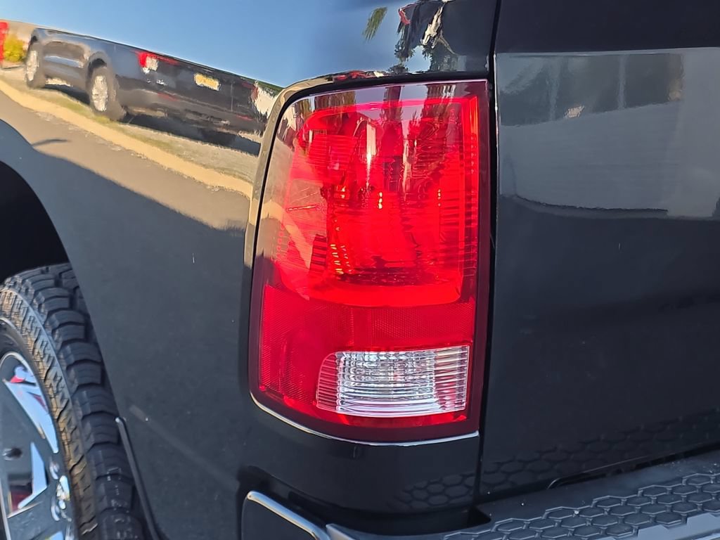 Used 2017 RAM 1500 Express w/ Express Value Package AWD/4WD image 29