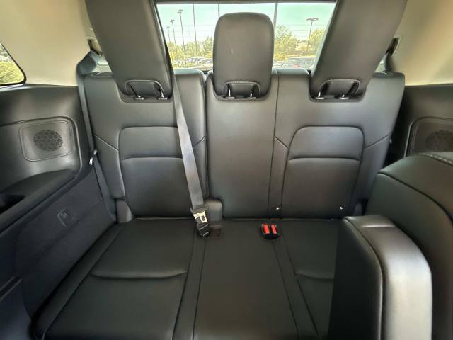 Used 2023 Nissan Pathfinder Platinum AWD/4WD image 13