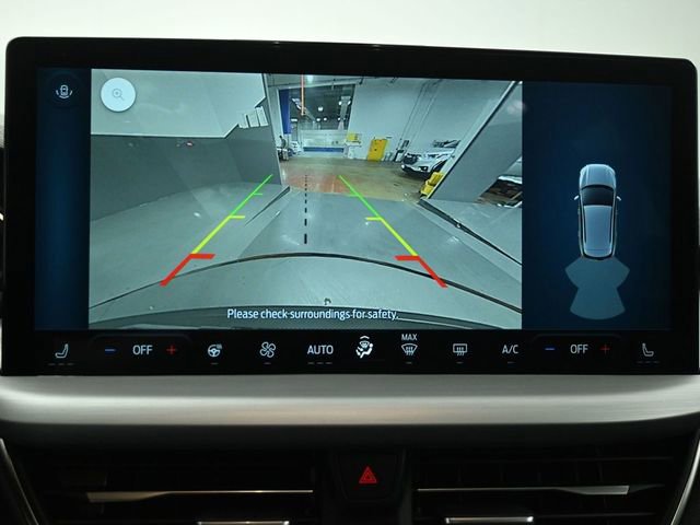 Certified 2025 Ford Escape Platinum AWD/4WD image 33