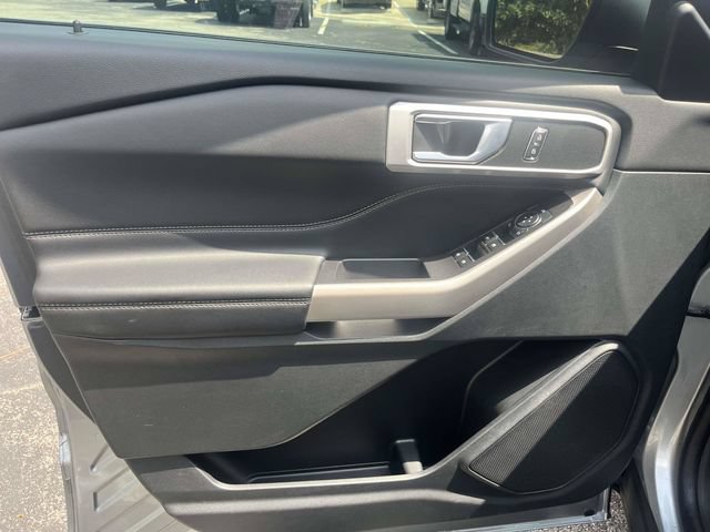 Certified 2023 Ford Explorer XLT RWD image 18