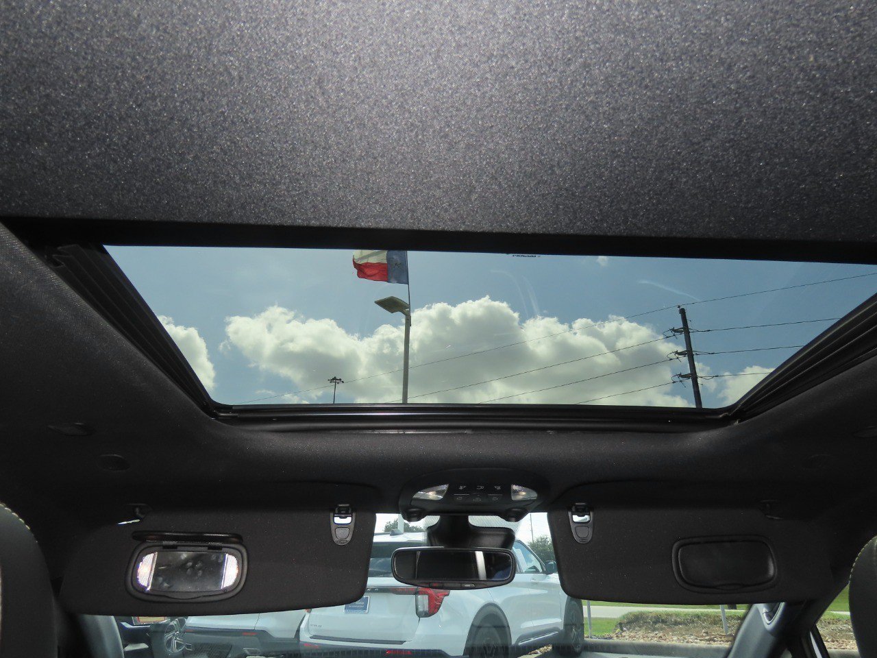 Used 2025 Chrysler Pacifica Limited FWD image 21