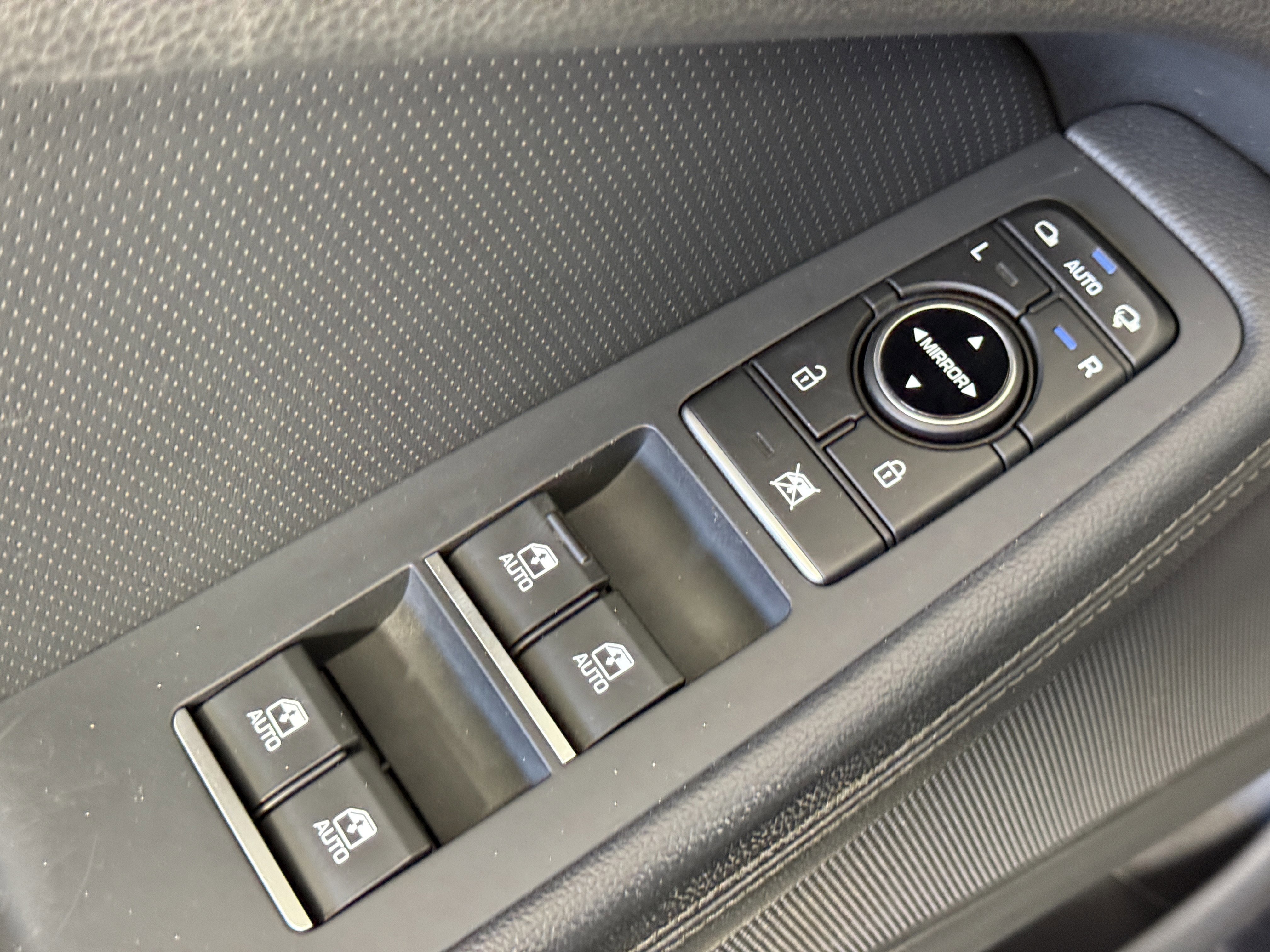 Used 2019 Genesis G80 3.8 image 15