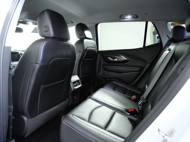 Used 2024 GMC Terrain SLT AWD/4WD image 13