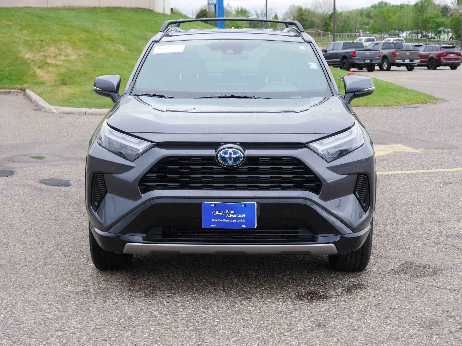 Used 2024 Toyota RAV4 SE w/ Convenience Package AWD/4WD image 11