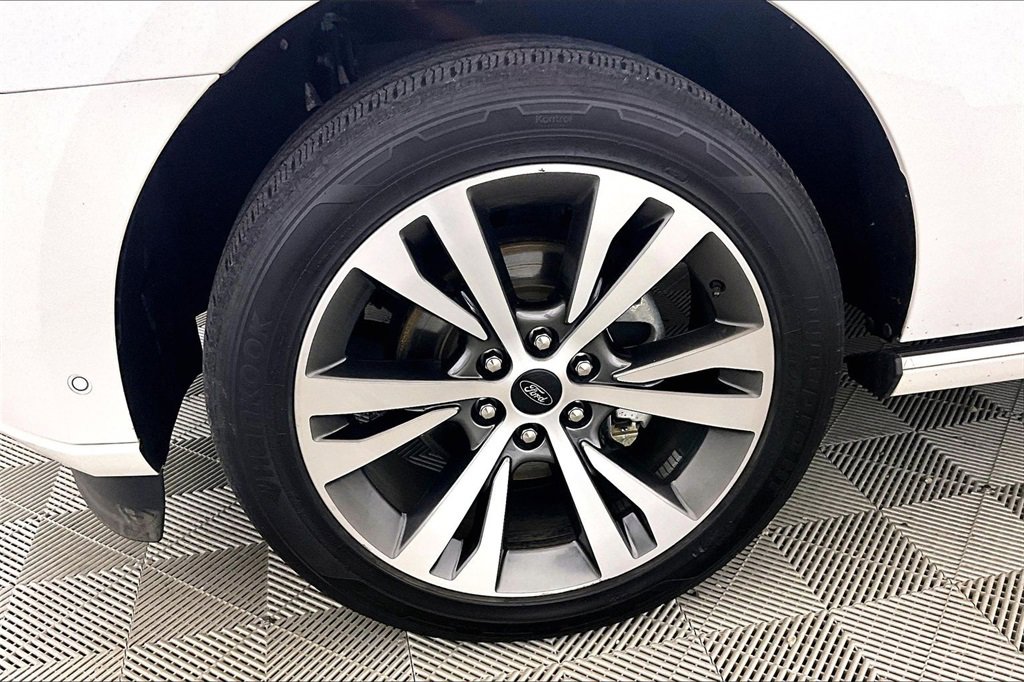 Certified 2021 Ford Expedition Platinum image 8