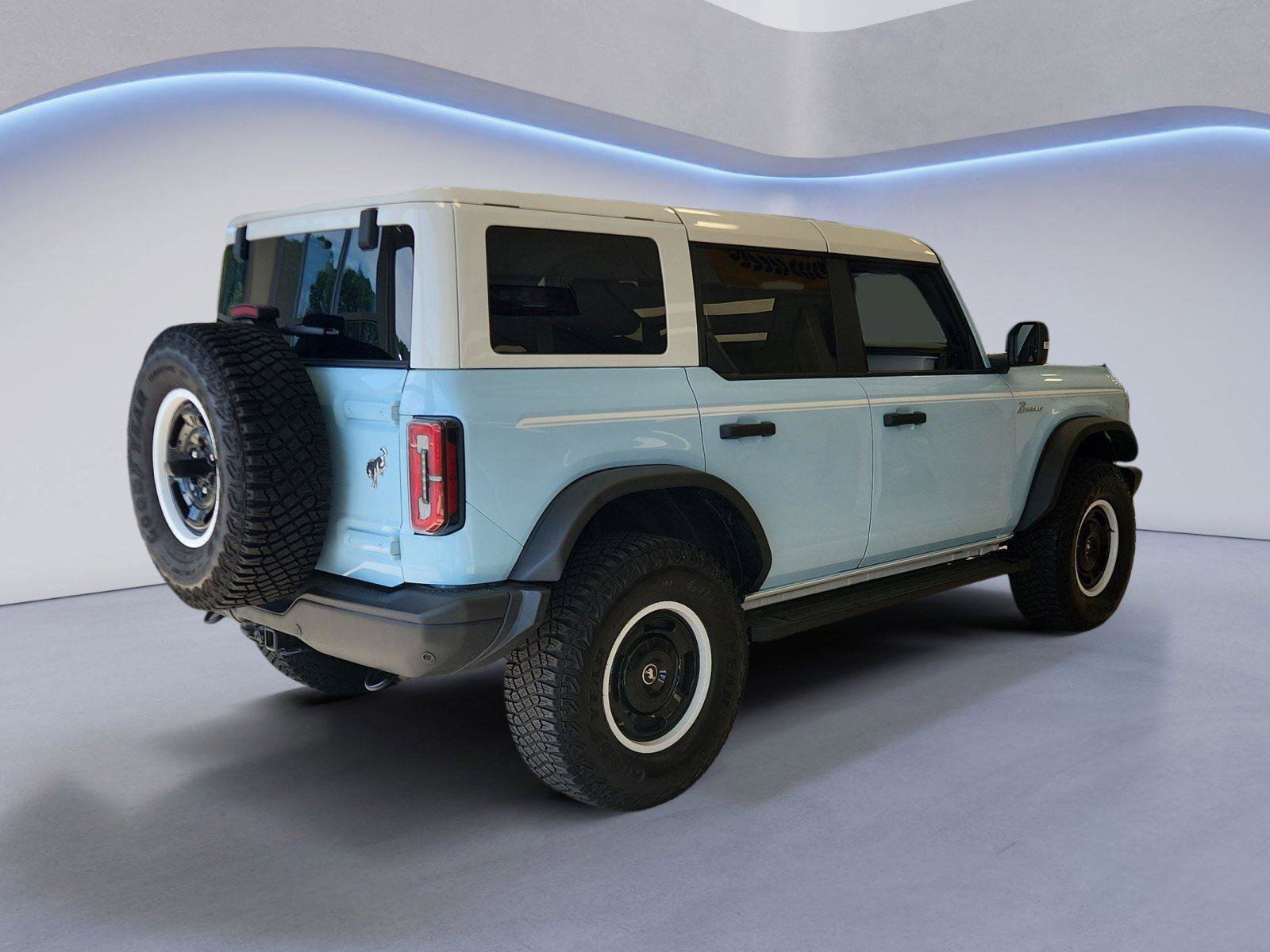 Certified 2023 Ford Bronco Heritage Edition AWD/4WD image 3