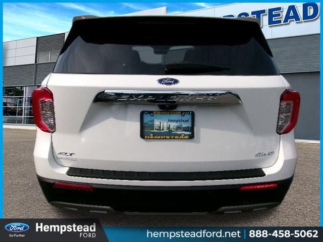 Certified 2023 Ford Explorer XLT w/ Equipment Group 202A AWD/4WD image 7
