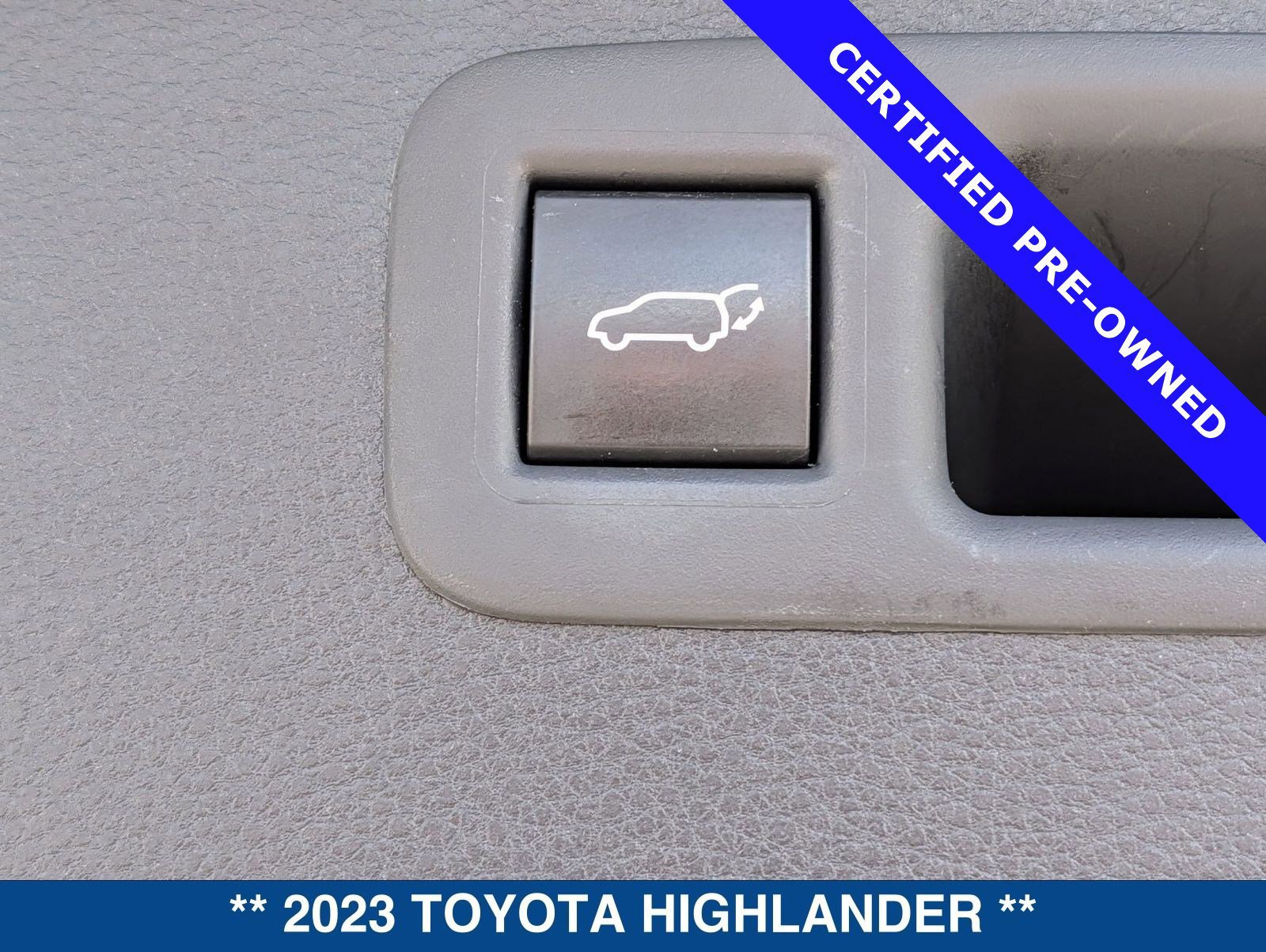 Used 2023 Toyota Highlander XLE image 14