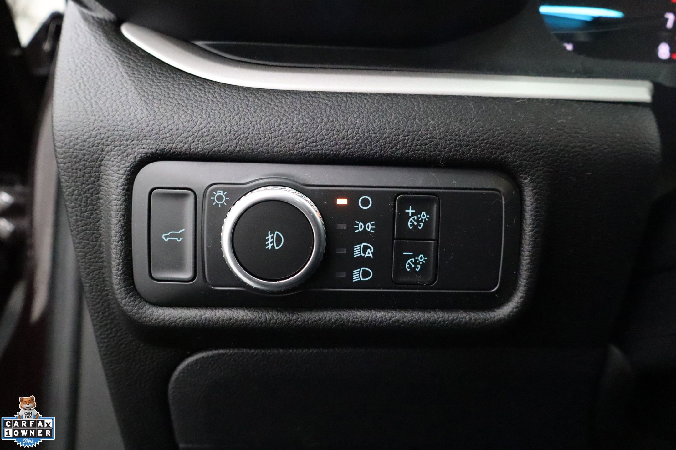 Certified 2022 Ford Explorer XLT w/ Equipment Group 202A image 14