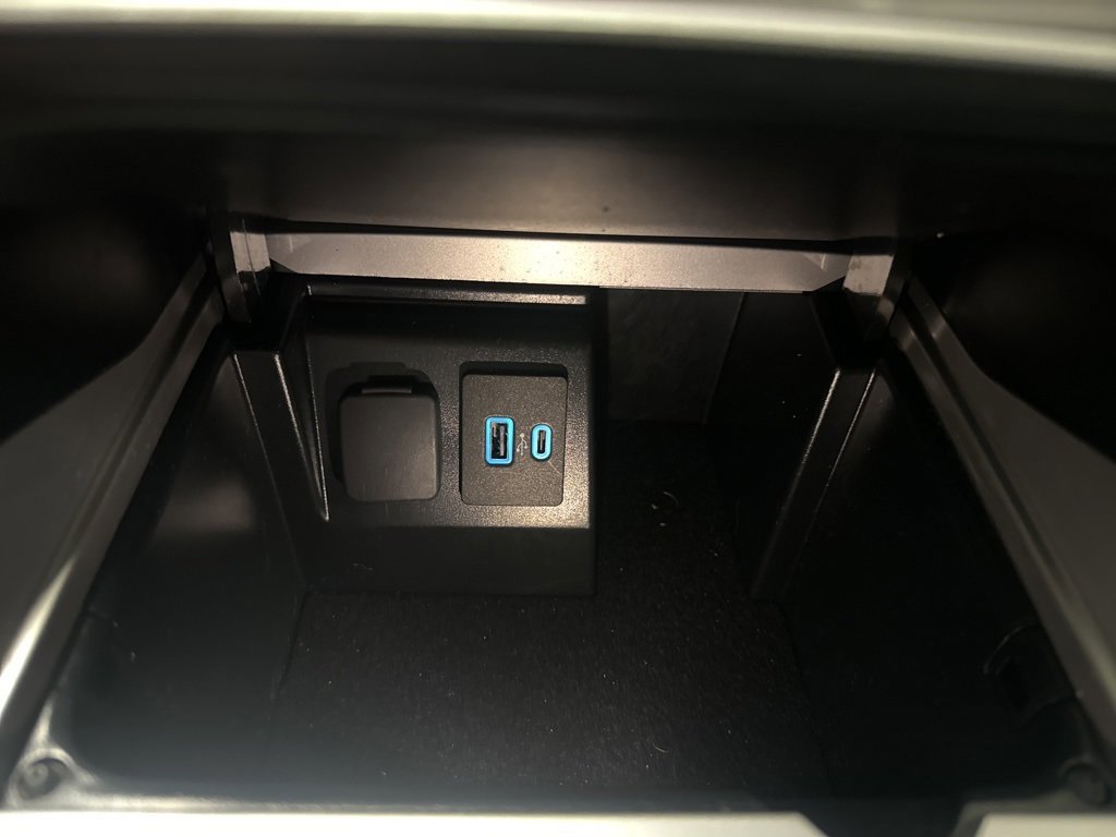 Certified 2022 Ford Explorer XLT w/ Equipment Group 202A image 34