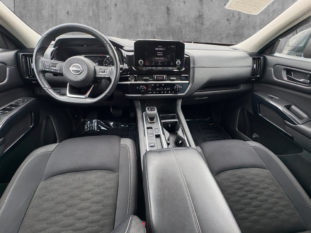 Used 2024 Nissan Pathfinder SV FWD image 21