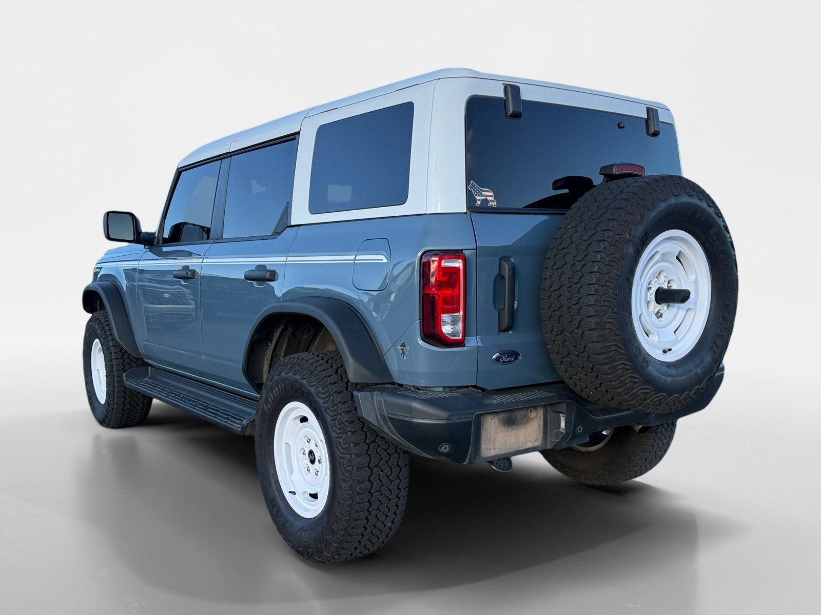 Certified 2025 Ford Bronco Heritage Edition AWD/4WD image 4