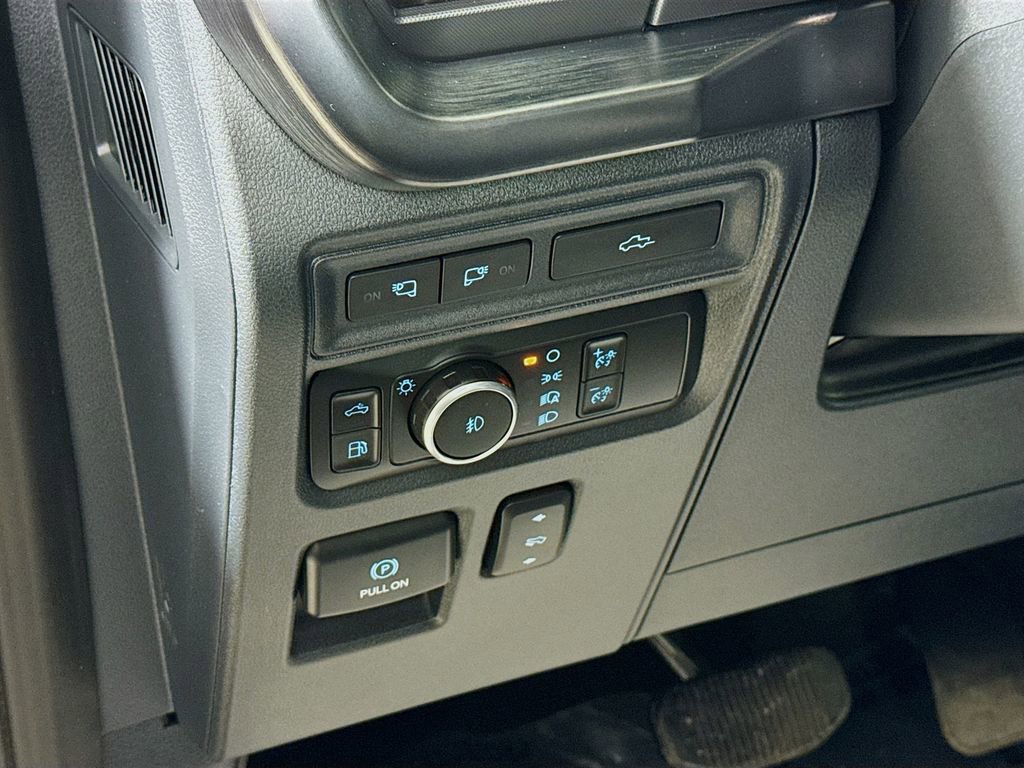 Certified 2022 Ford F150 Lariat w/ Equipment Group 502A High image 14