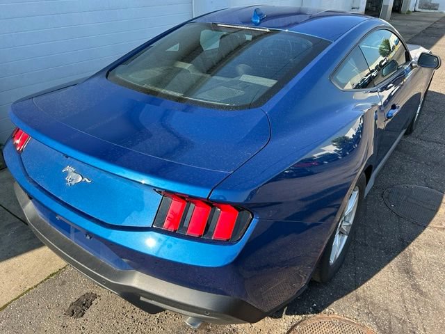 Certified 2024 Ford Mustang Coupe RWD image 5