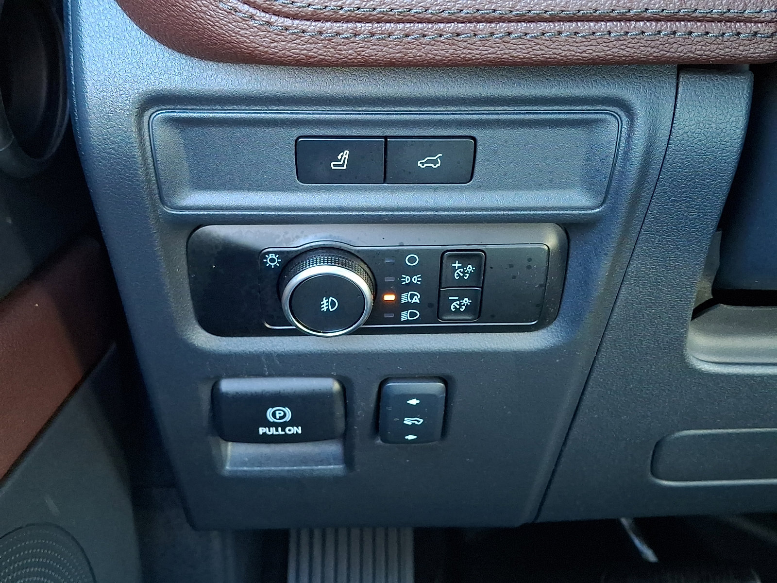 Certified 2024 Ford Expedition Limited image 29