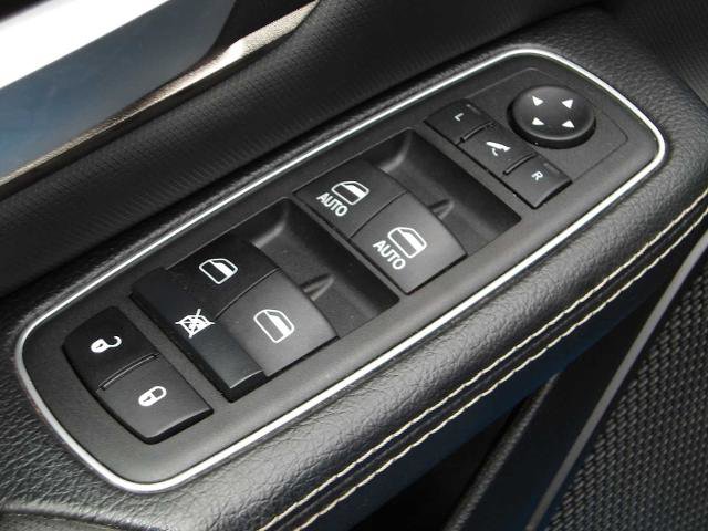 Used 2022 RAM 1500 Rebel w/ Night Edition image 18