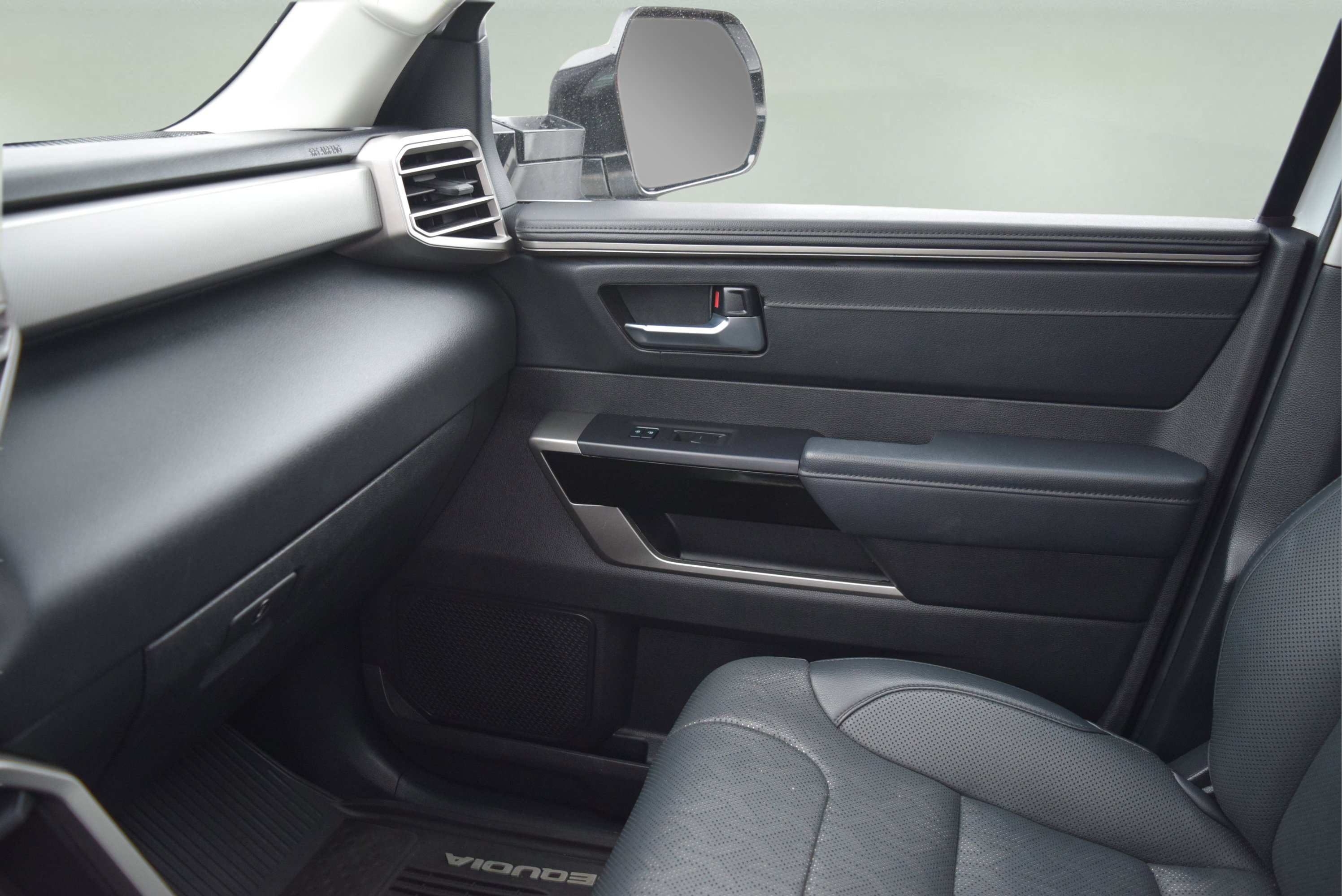 Used 2023 Toyota Sequoia Limited w/ TRD Off-Road Package AWD/4WD image 23