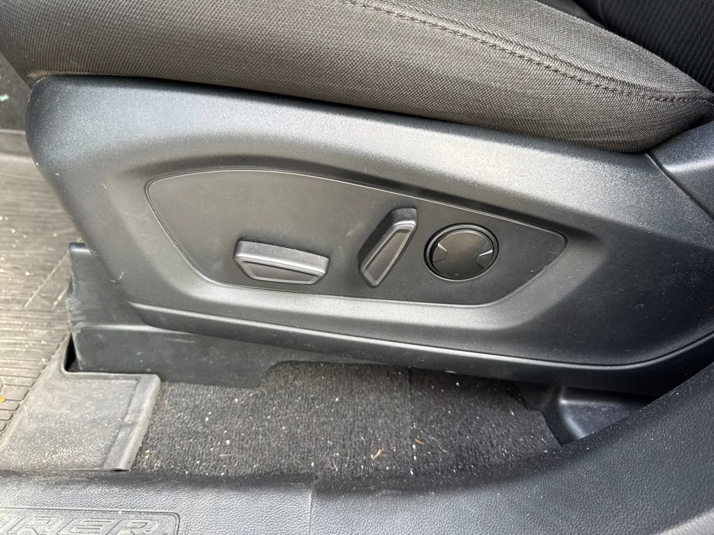 Certified 2024 Ford Explorer XLT RWD image 8