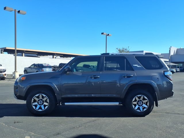 Used 2018 Toyota 4Runner TRD Off-Road AWD/4WD image 2