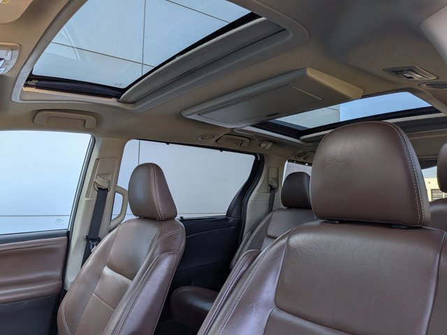 Used 2020 Toyota Sienna Limited Premium image 18